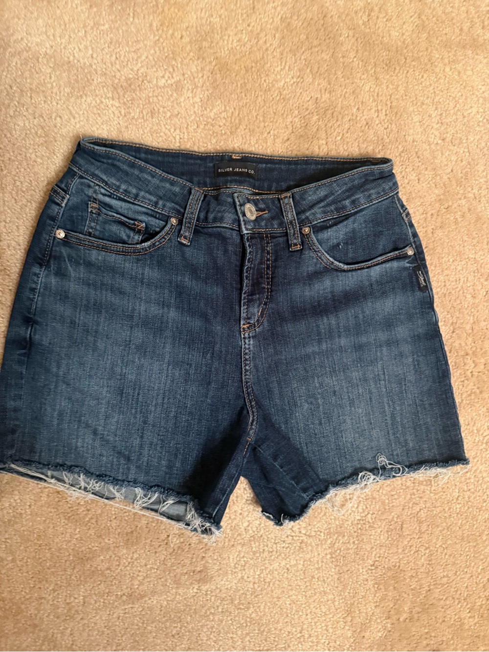 Silver Jean Shotts Dark Indigo Denim Cutoff Shorts. Waist is 28
